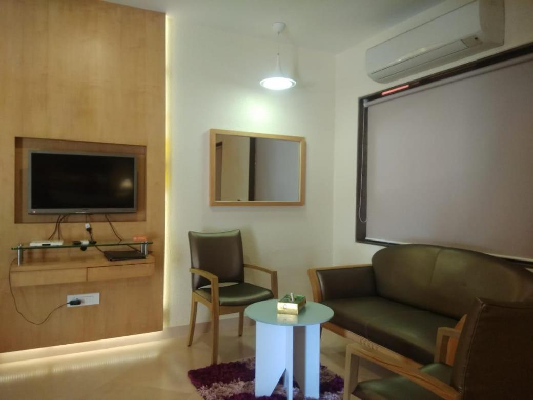 Meritas Seawind Beach Resort, Shrivardhan Luaran gambar
