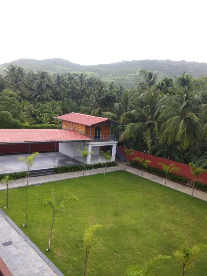 Meritas Seawind Beach Resort, Shrivardhan Luaran gambar