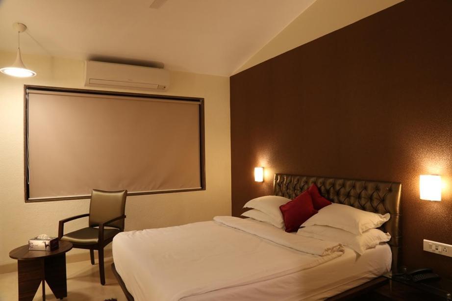 Meritas Seawind Beach Resort, Shrivardhan Luaran gambar